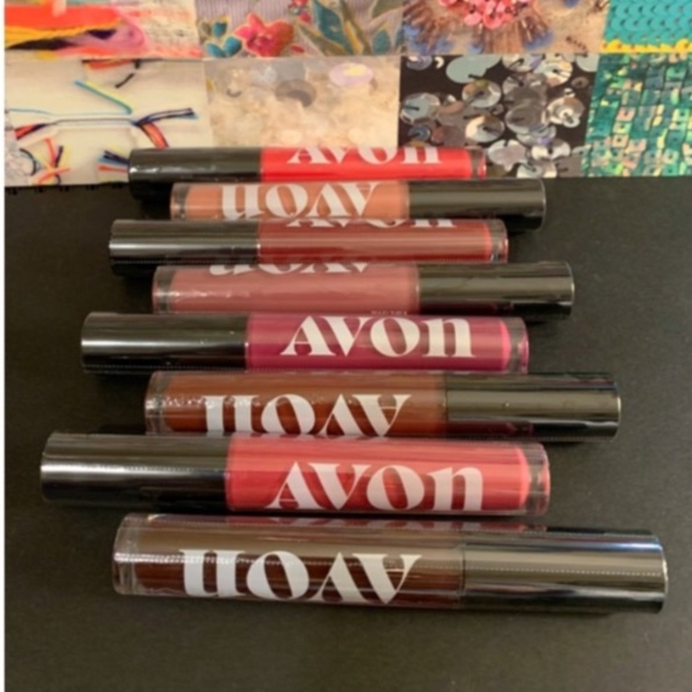 BUNDLE AVON Lipsticks Mattitude Soft Matte Colors Relentless and Resilient NEW